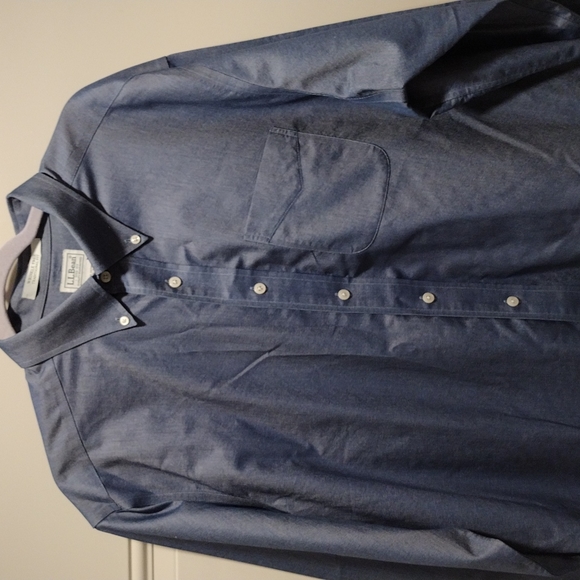 L.L. bean navy blue 17 1/2 (xl) Long sleeve button down shirt - Picture 4 of 7